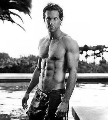 ryan-reynolds-toned-body.jpg